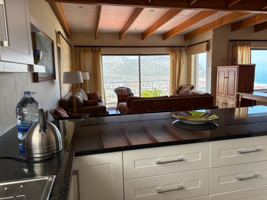 To Let 4 Bedroom Property for Rent in Fish Hoek Western Cape